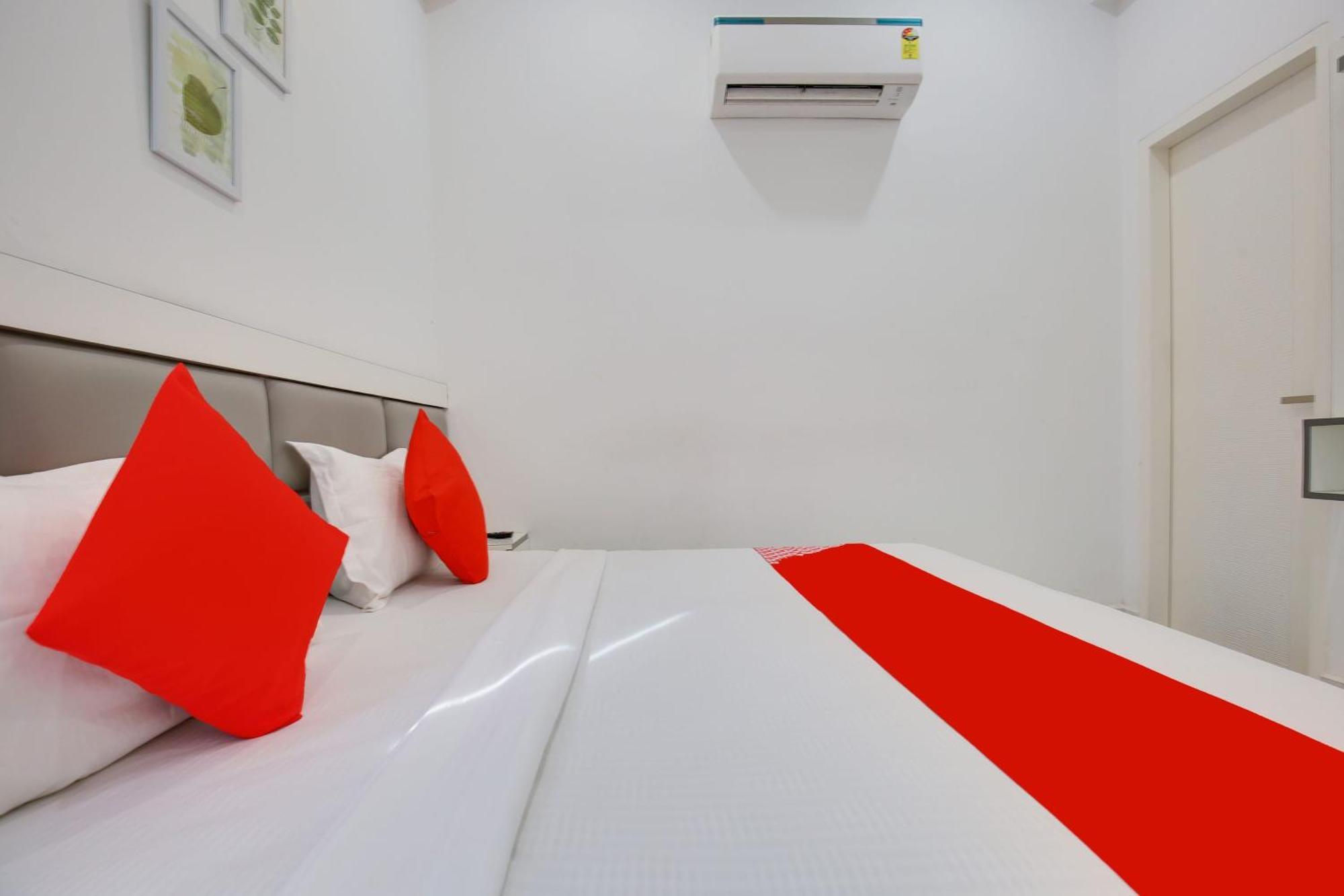Hotel O Sky White House Λουντιάνα Εξωτερικό φωτογραφία