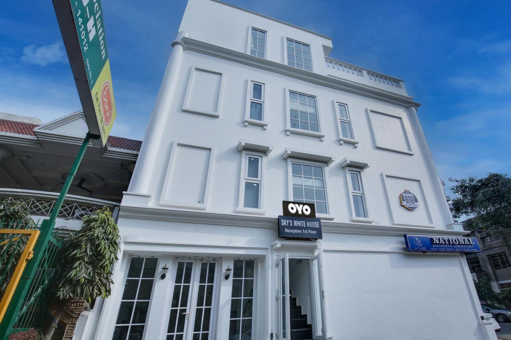 Hotel O Sky White House Λουντιάνα Εξωτερικό φωτογραφία