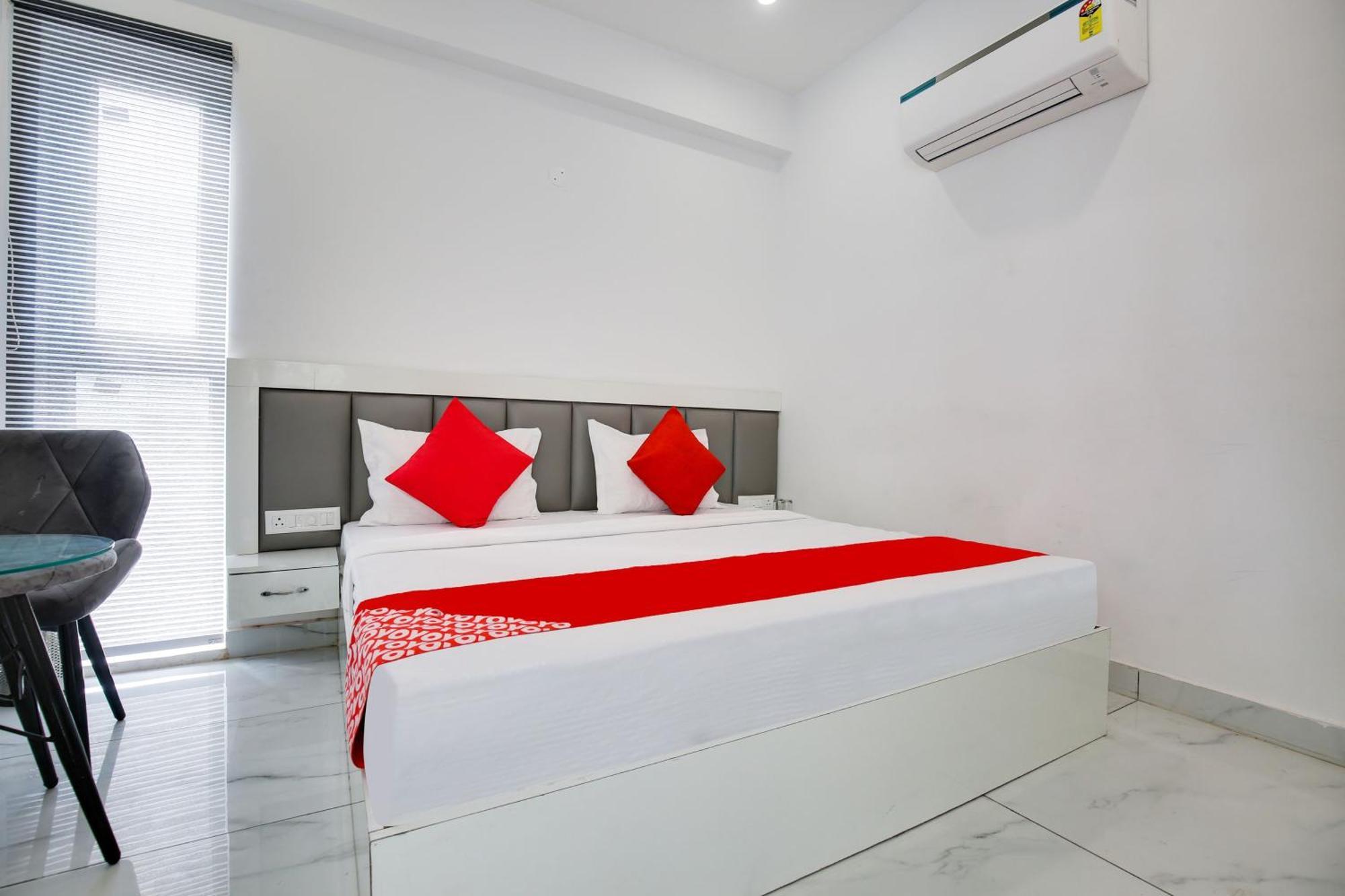 Hotel O Sky White House Λουντιάνα Εξωτερικό φωτογραφία
