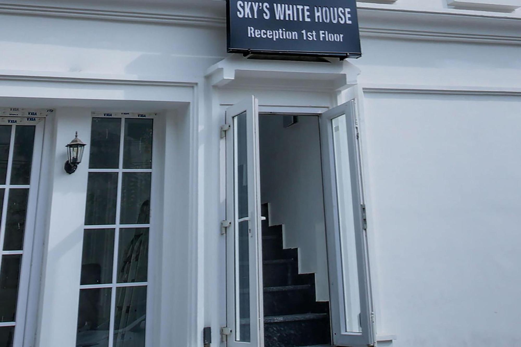 Hotel O Sky White House Λουντιάνα Εξωτερικό φωτογραφία