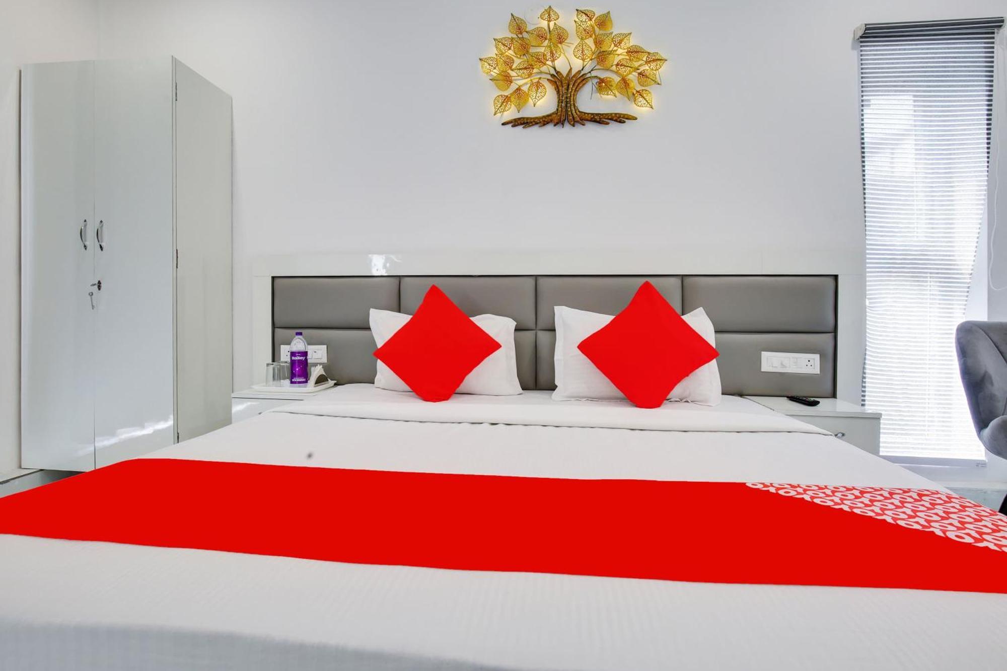 Hotel O Sky White House Λουντιάνα Εξωτερικό φωτογραφία